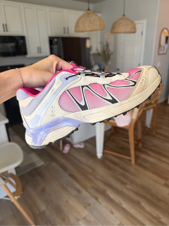 Salomon Shoes - Salomon Women's Pink and Cream XT-6 Whisper